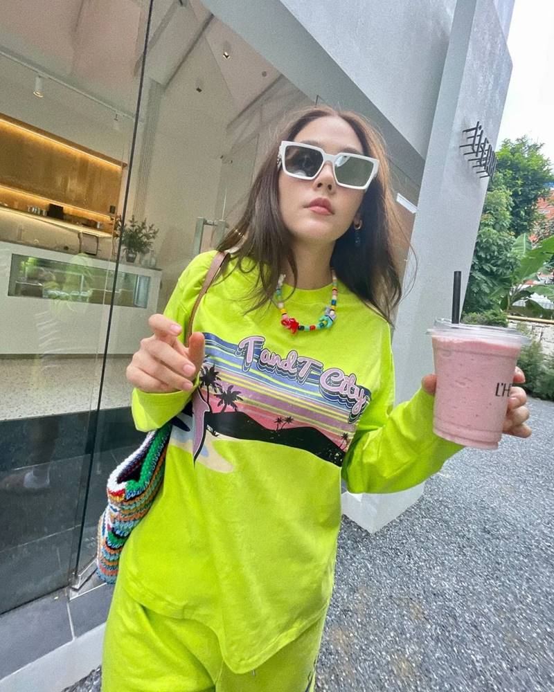 ชมพู่ อารยา