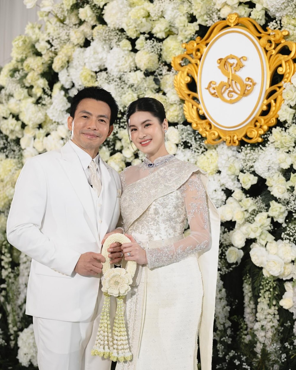 หมอสอง นพรัตน์ น้องออน สมฤทัย แต่งงานหวานชื่น ฉลองสมรสพระราชทาน