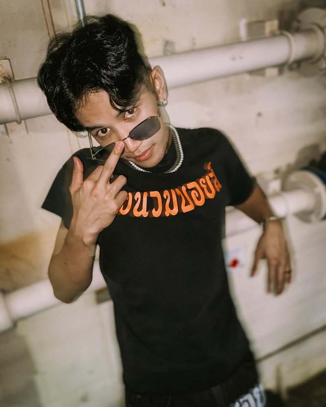 บอส แดนเซอร์ ลำไย ไหทองคำ เจ้าของฉายา บอส เอวหวาน หล่อเท่เต้นเก่งไม่แพ้ใคร