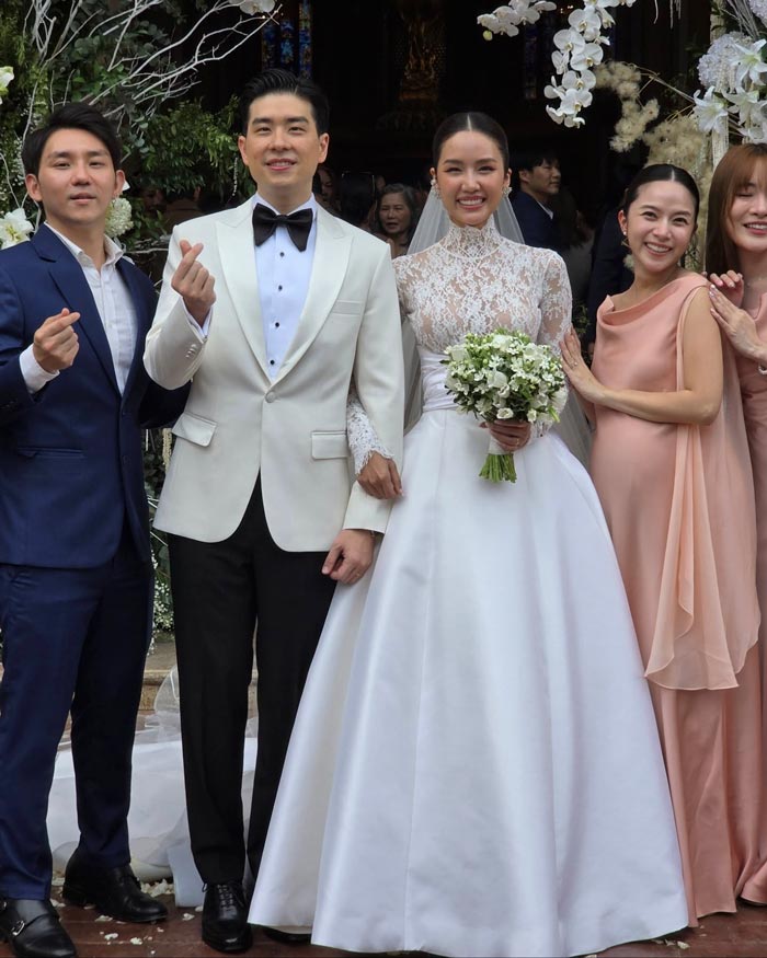 อาชิ อาชิตา แต่งงาน