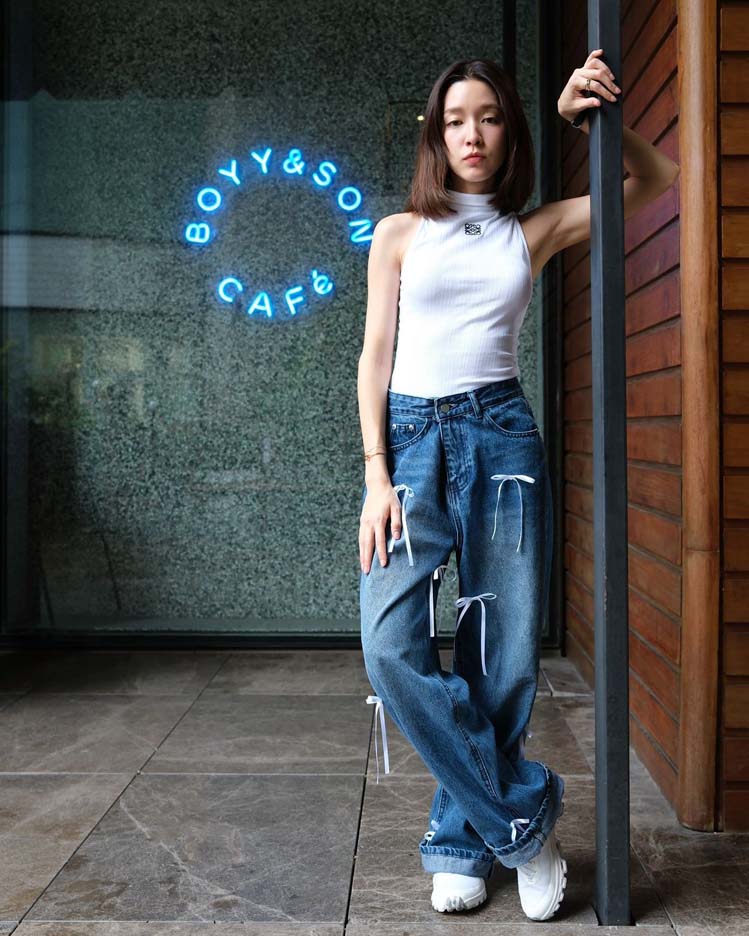 โม มนชนก