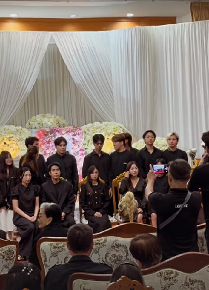 สไปร์ท อุงเอิง ร่วมอาลัยงานศพ คุณพ่อเก๋ไก๋