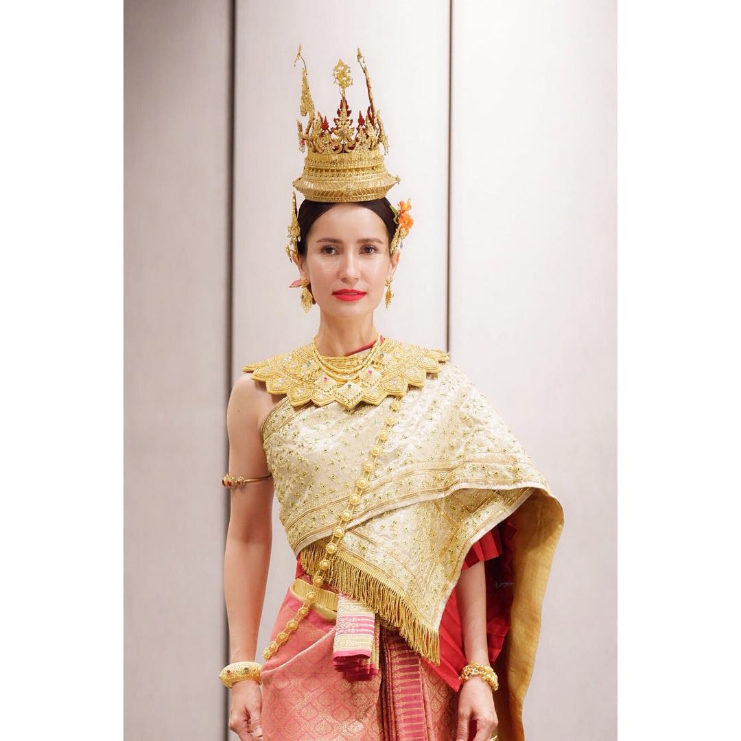 แอน ทองประสม