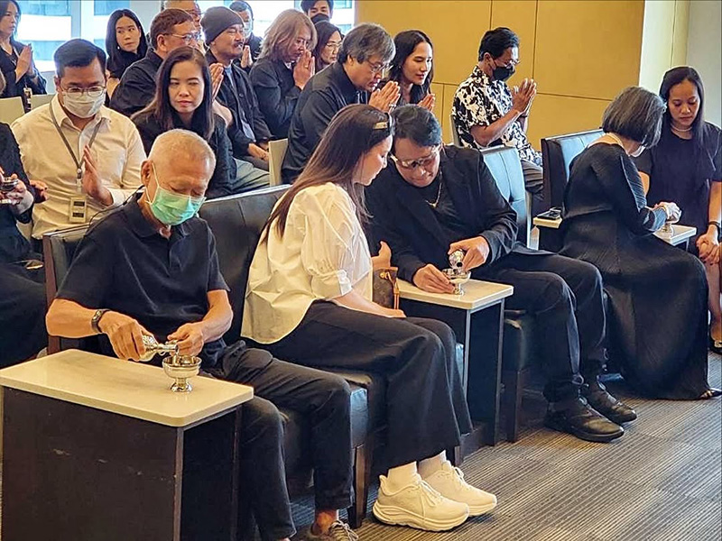 นักร้อง ร่วมทำบุญรำลึก เต๋อ เรวัต พุทธินันทน์