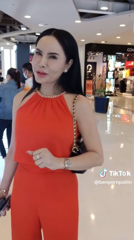 แม่ลี แม่แก้มบุ๋ม