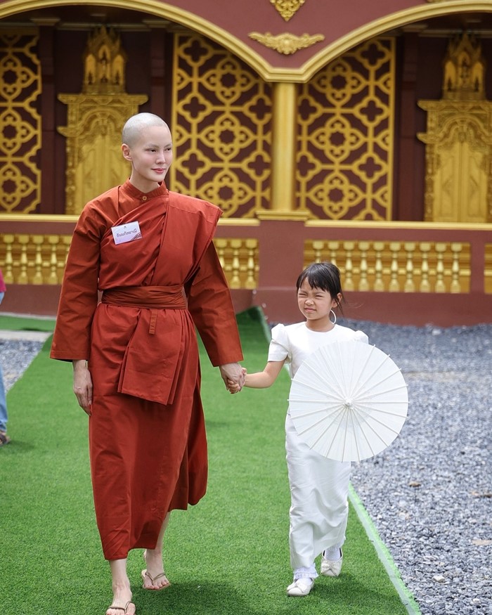 เจนี่ เทียนโพธิ์สุวรรณ เปิดเหตุผลต่อผมยาว หลังลูกไม่กล้ากอด 