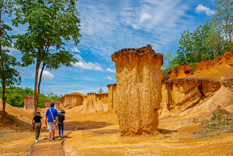 ที่เที่ยวหน้าหนาว 2568 แพะเมืองผี