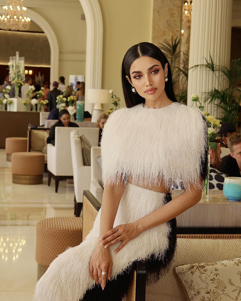 วีนา เปิดลุค 2 เดินพรมแดงเมืองคานส์ 2025