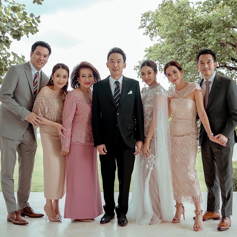 โอ๊ค พานทองแท้ 