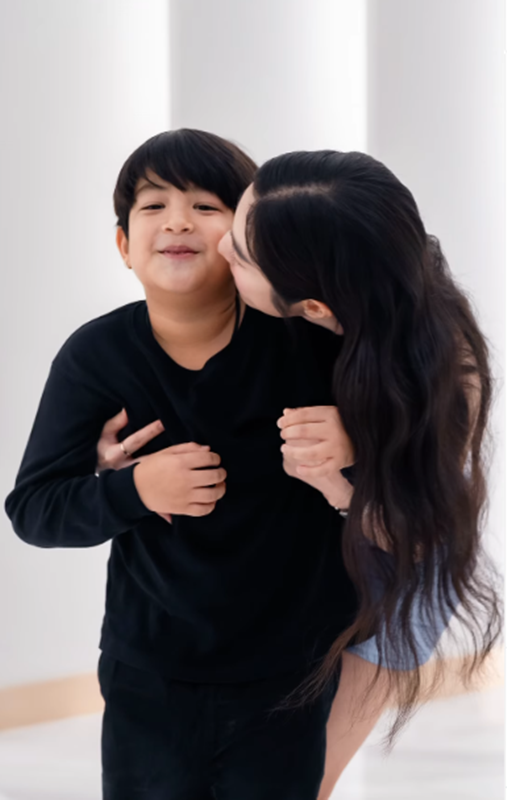 เอ้ก บุษกร น้องดิน