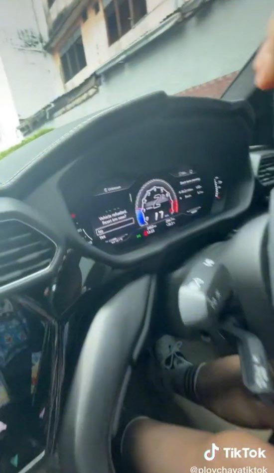 ชมพู่ อารยา พลอย ชวพร