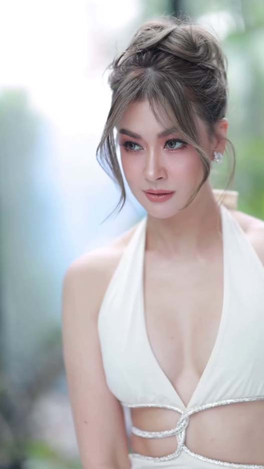 เอมี่ กลิ่นประทุม