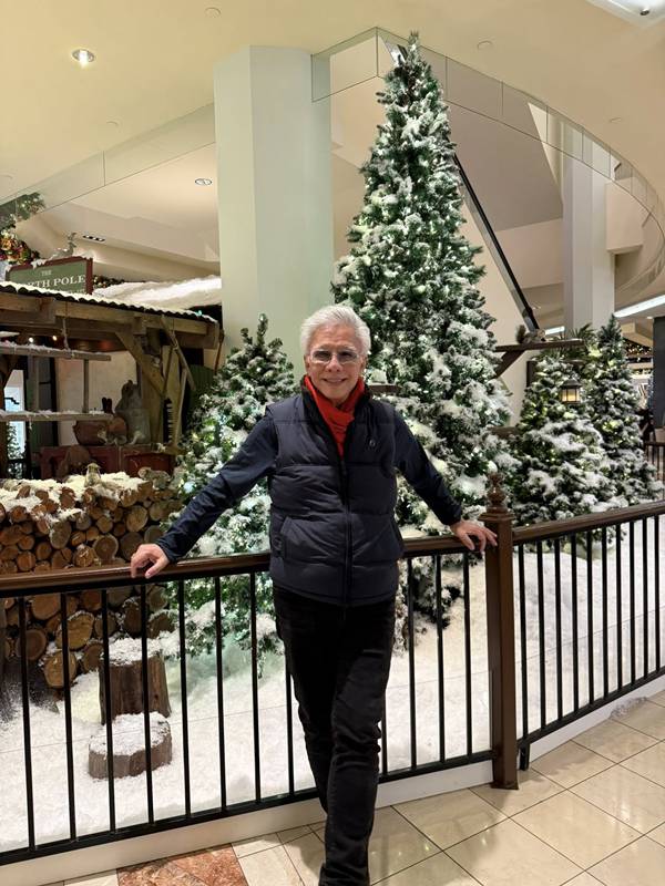 สุรชัย สมบัติเจริญ