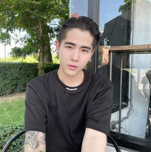 นิก คุณาธิป