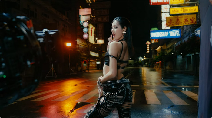 ลิซ่า ชุดใน ROCKSTAR