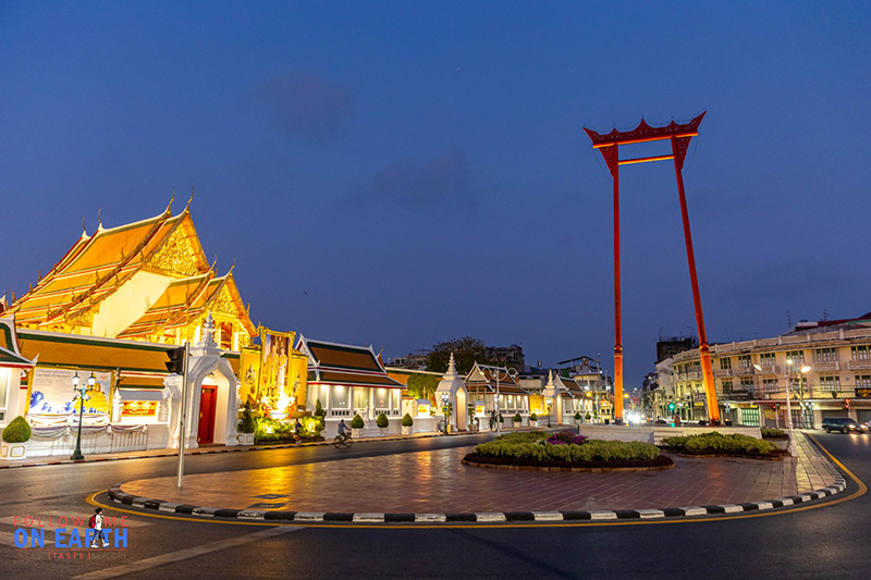 ตลาดตรอกหม้อ เสาชิงช้า