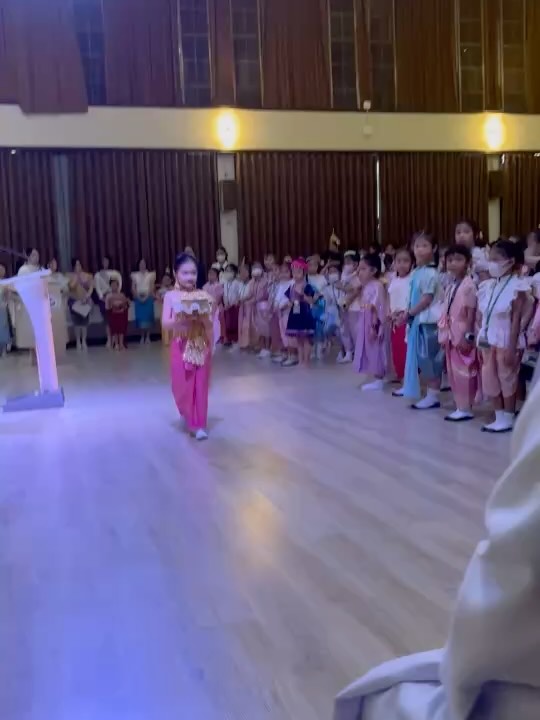 น้องวีจิ ลูกสาว หนุ่ม ศรราม แต่งชุดไทย สวยออร่า