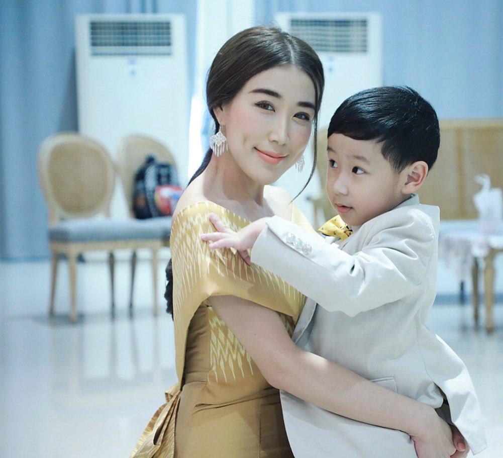 เอิร์น จิรวรรณ