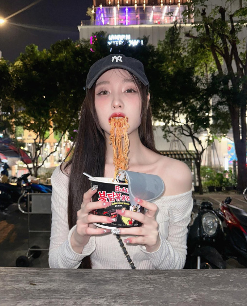 พิมพ์ กรกนก ประวัติเน็ตไอดอล