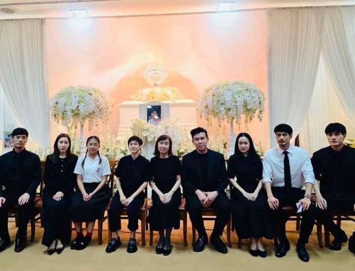 บุ้ง ใบหยก งานศพคุณแม่งามทิพย์ 