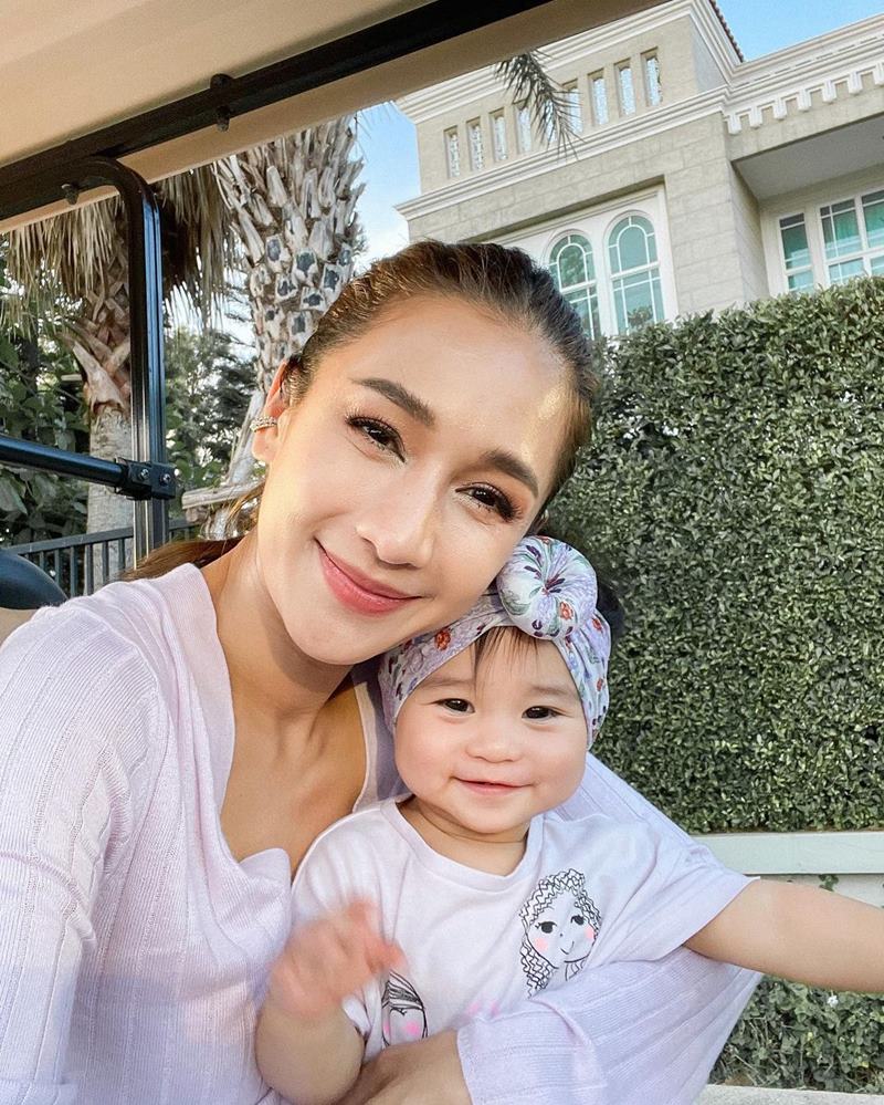 เนย โชติกา