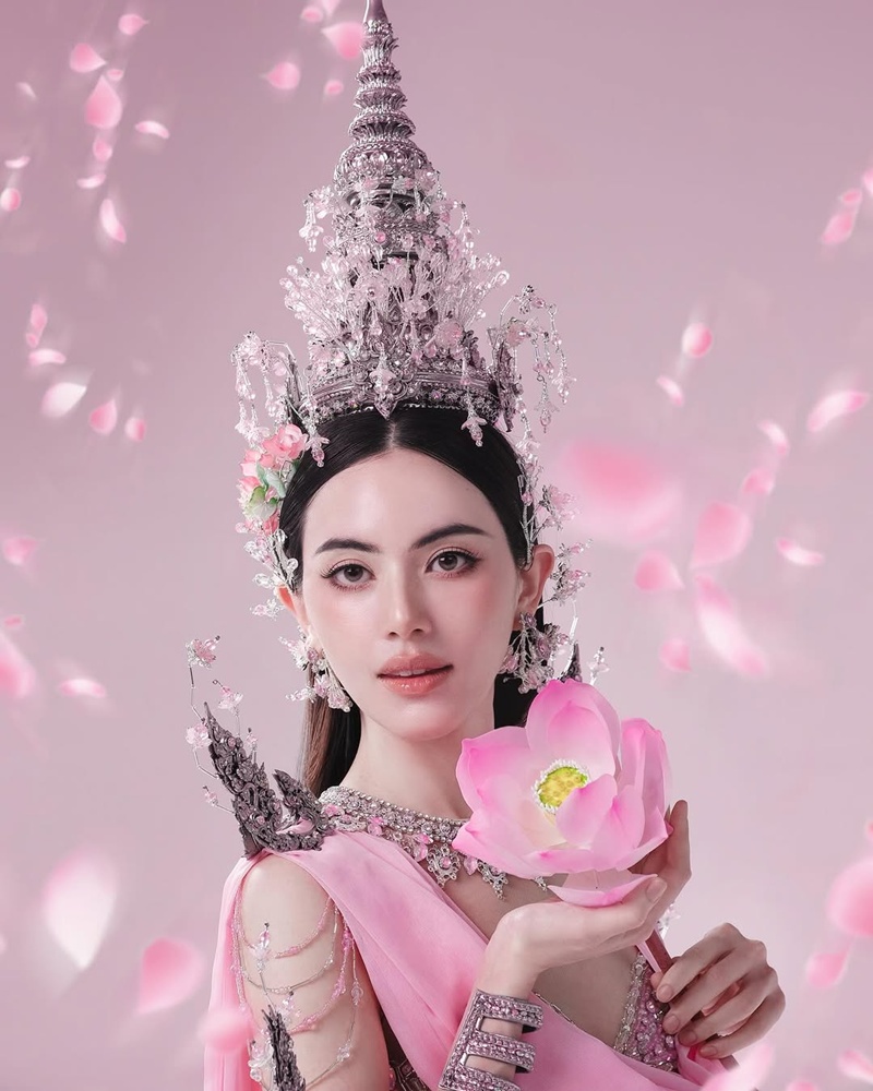 ใหม่ ดาวิกา