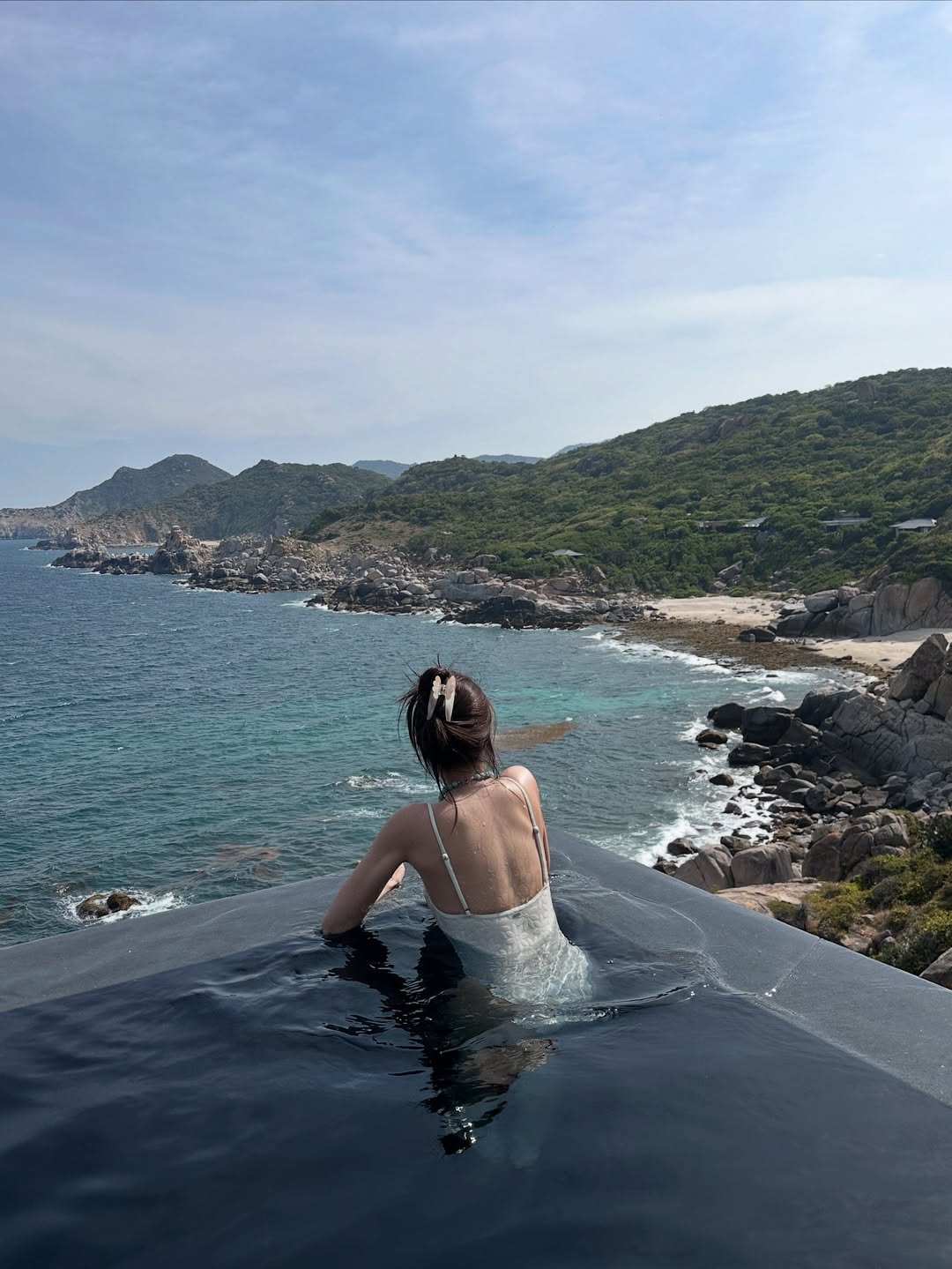 เก้า สุภัสสรา อวดลุคเซ็กซี่ซู่ซ่าริมทะเล