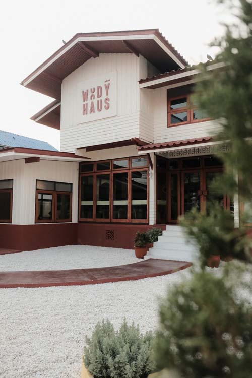 Woody Haus Café  