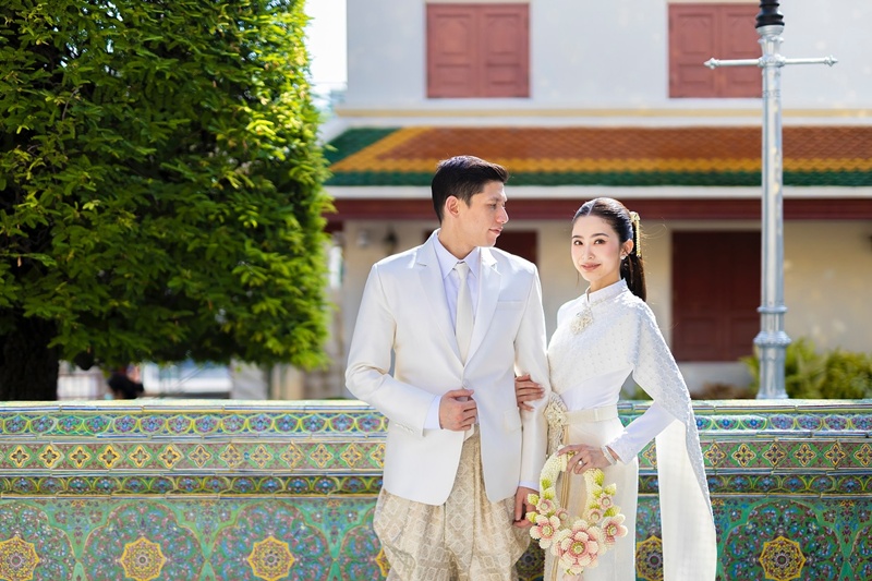 มายด์ ลภัสลัล ควง พาย สุนิษฐ์ เข้าพิธีมงคล