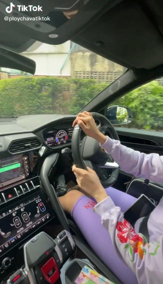 ชมพู่ อารยา พลอย ชวพร