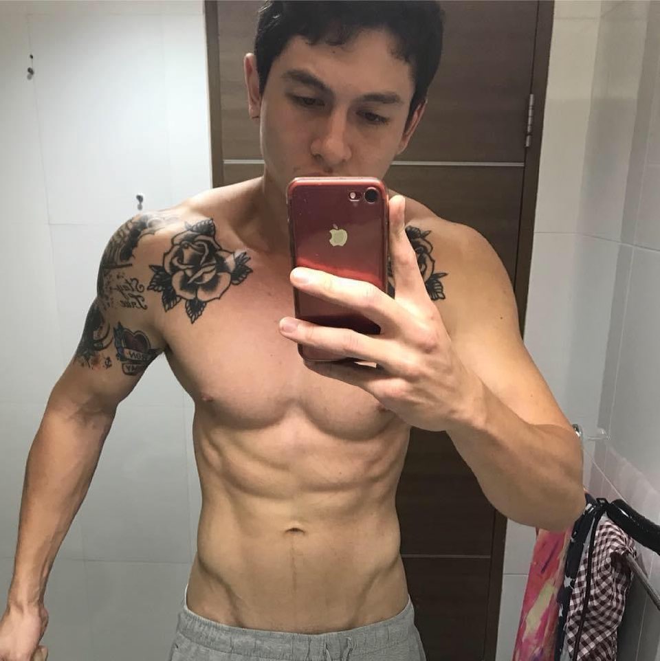 รอยสักดาราชาย