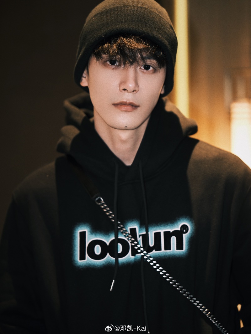 เติ้งข่าย ประวัติ