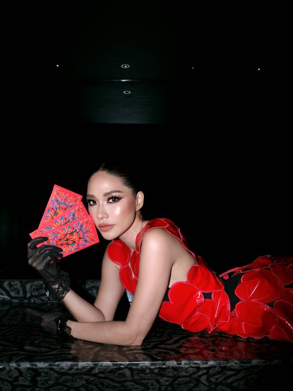 พลอย เฌอมาลย์