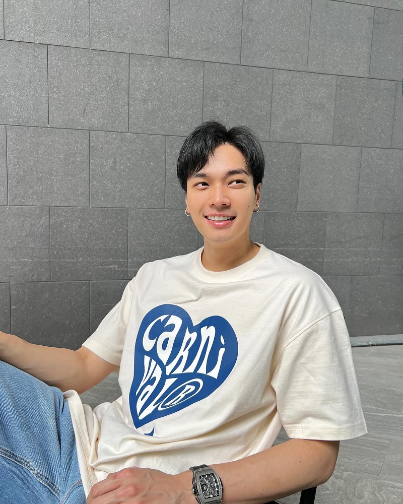 โอบ โอบนิธิ