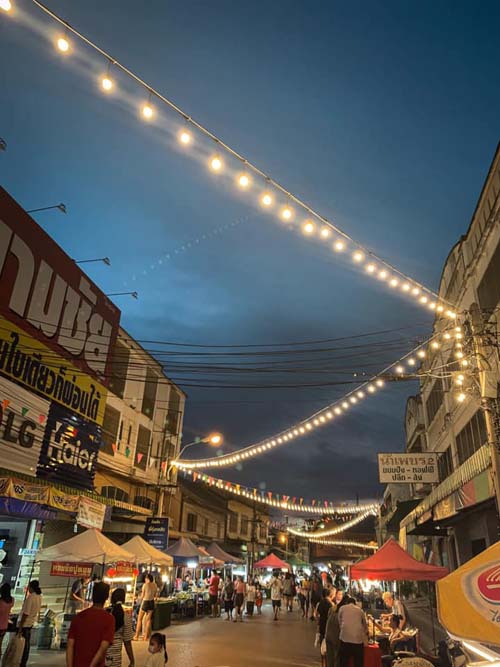 ถนนคนเดินเพชรบุรี  