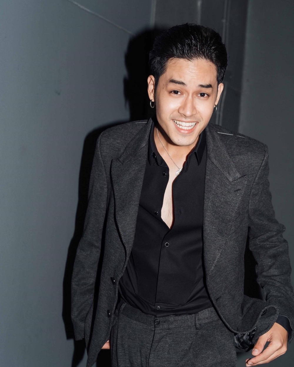 เก้า จิรายุ