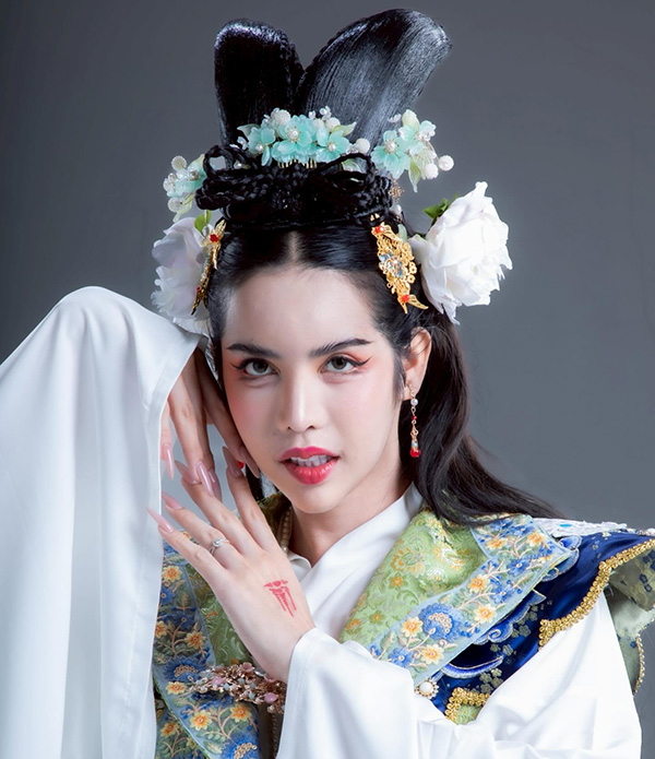 นารา เครปกะเทย หอแต๋วแตก แหกหลีหู