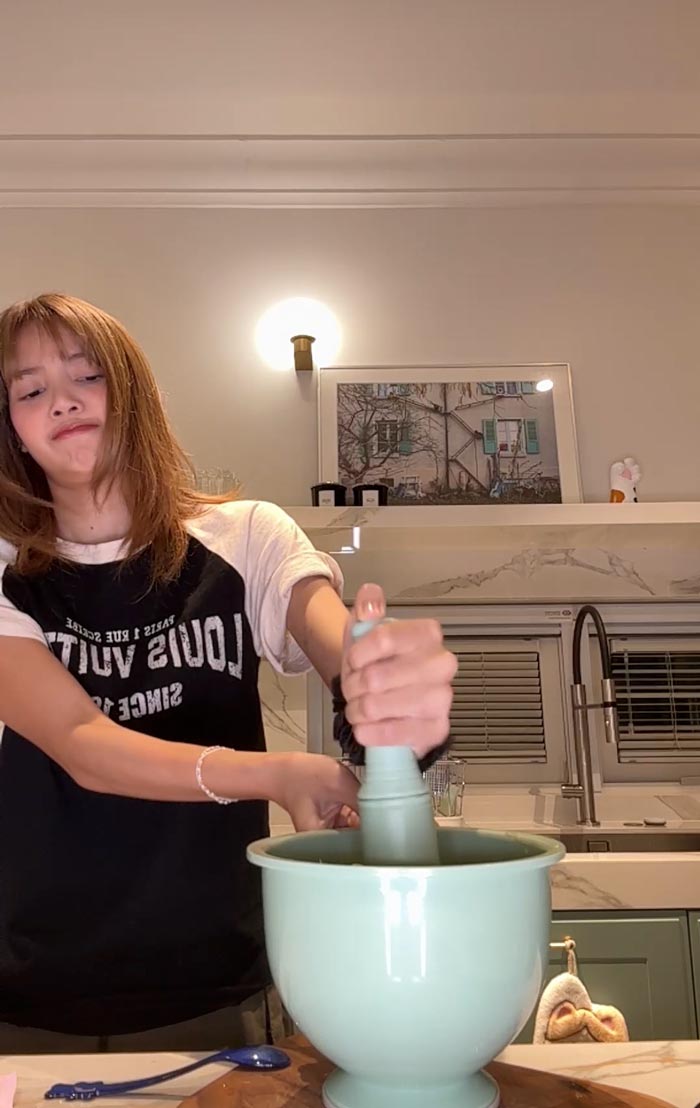 ลิซ่า ตำส้มตำ