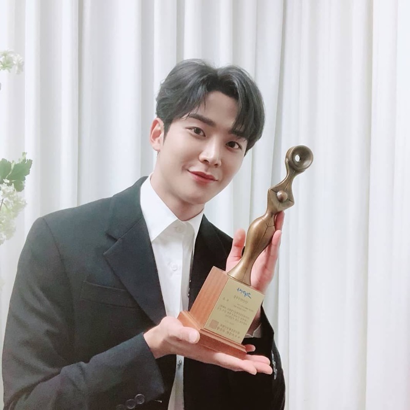 โรอุน SF9 rowoon