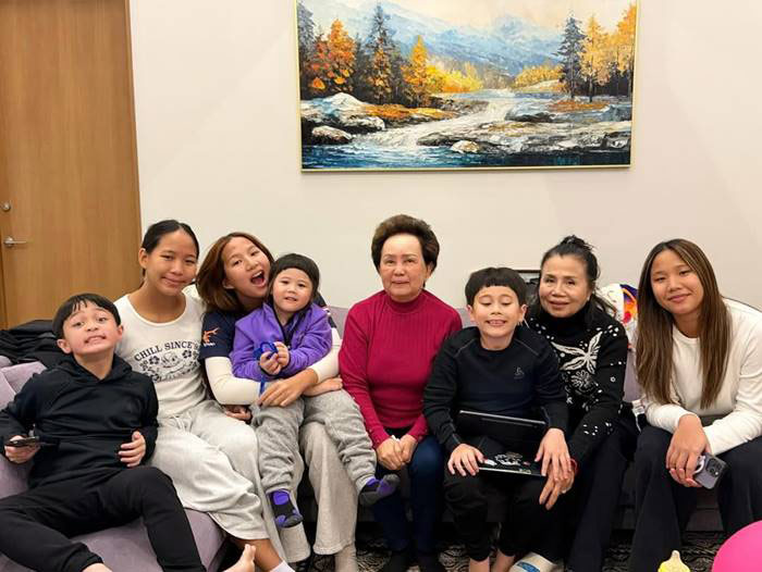 คุณย่าอุไรวรรณ คุณยายหนิง