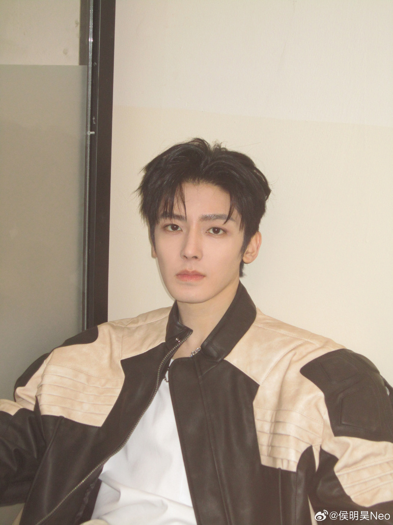 โหวหมิงฮ่าว ประวัติ Houminghao