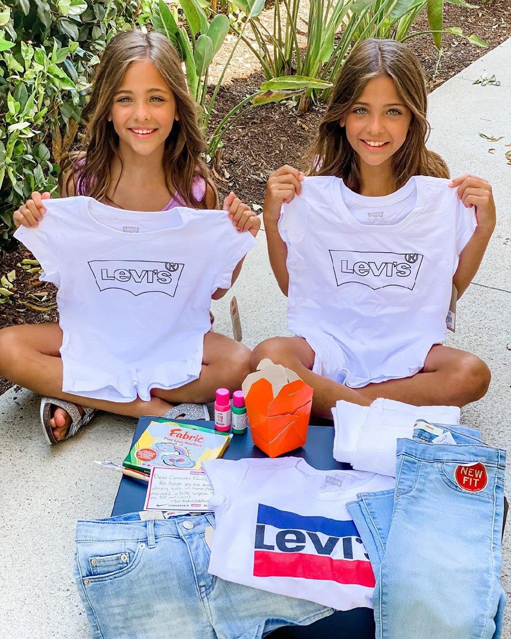 ฝาแฝดหน้าสวย