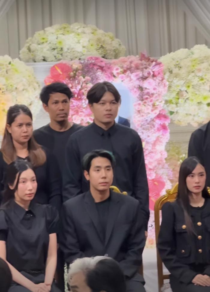 สไปร์ท อุงเอิง ร่วมอาลัยงานศพ คุณพ่อเก๋ไก๋