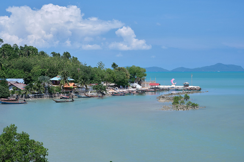 แหลมประทับ