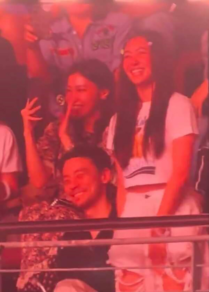 ตัวต้นเรื่องทำ เบลล่า ราณี วิล ชวิณ ถูกแซวหวานกลางคอนเสิร์ต