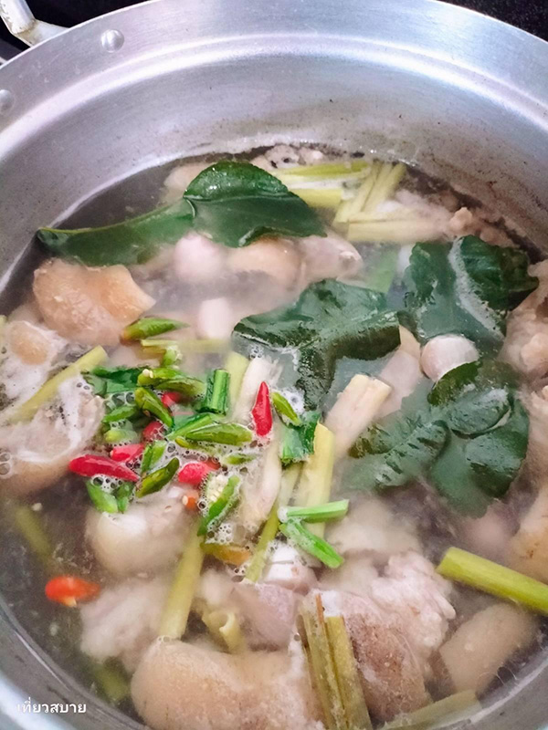 ต้มยำขาหมูใบมะขามอ่อน เมนูต้มยำ ขาหมู อาหารไทย สูตรอาหาร