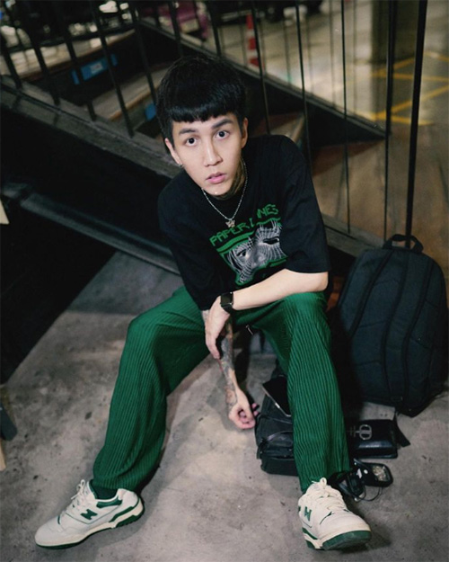 นักร้องชายไทย