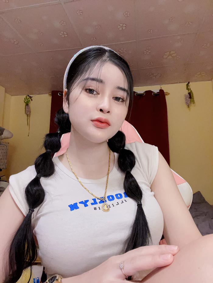 เอ๋ มิรา