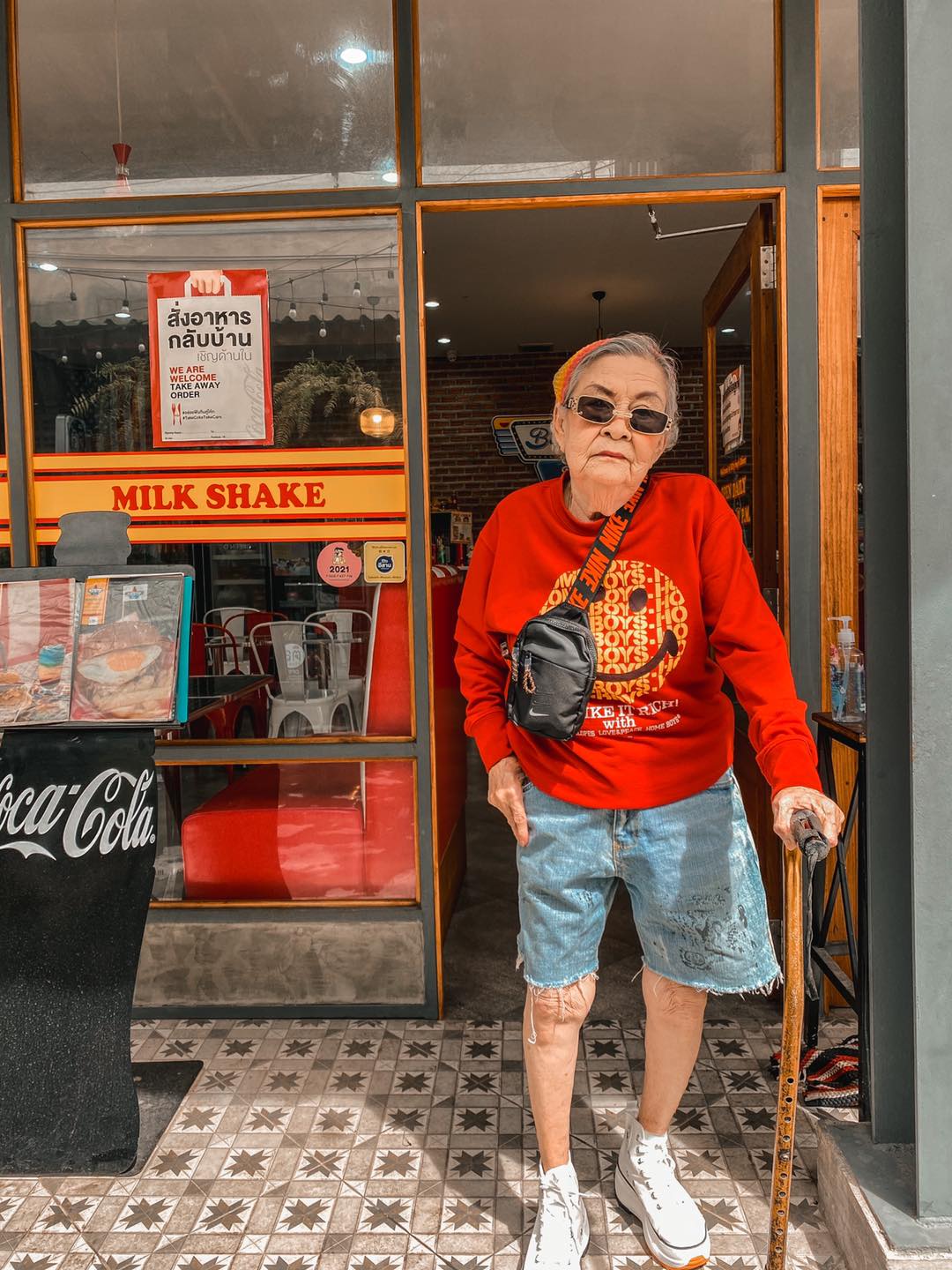 คุณยายหงส์ทอง