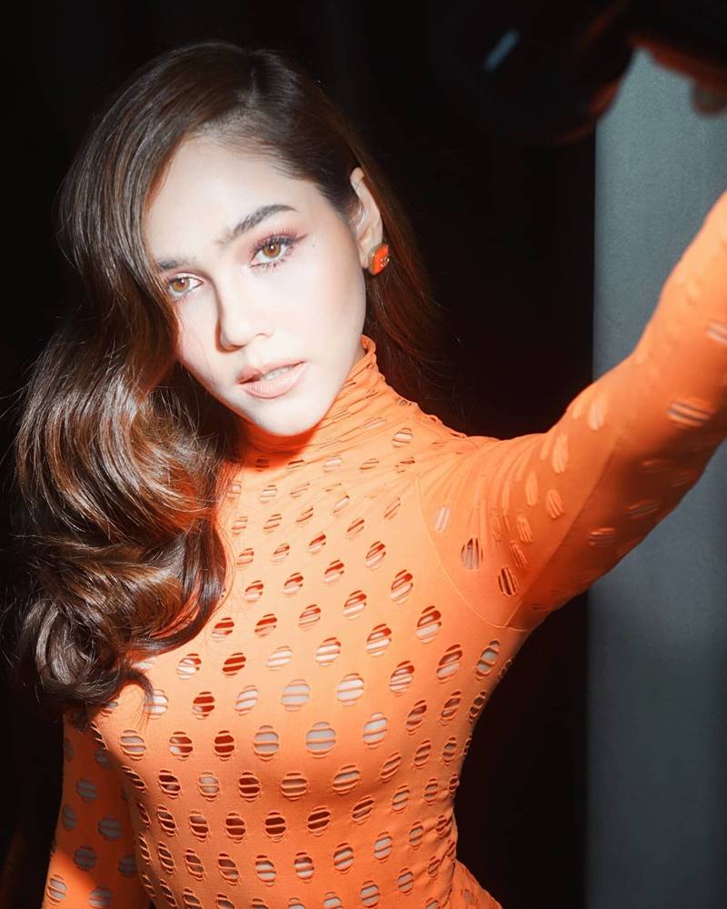 ชมพู่ อารยา